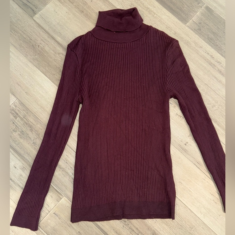TOPMAN men’s maroon turtle neck sweater